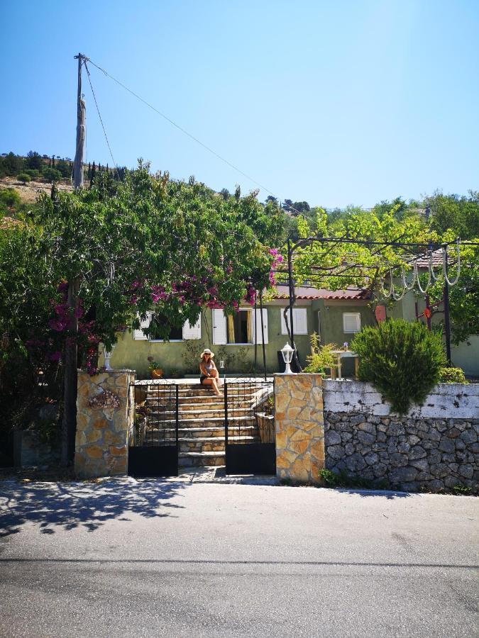 Villa Amygdalia Dilináta Exterior photo